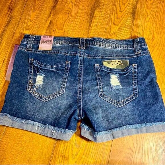 TRUCE DESTROYED JEAN SHORTS WITH CAMO DETAILING 13 JRS NWT - Picture 8 of 13